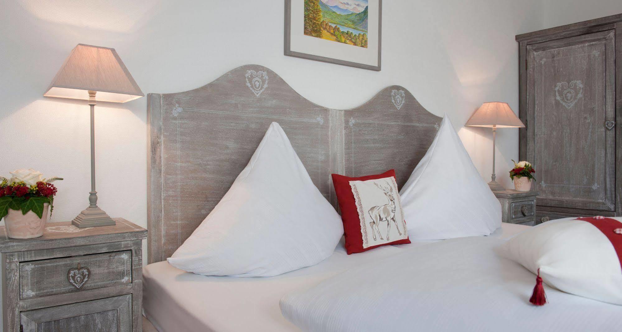 Victor'S Seehotel Weingaertner Bostalsee Bosen-Eckelhausen Rum bild